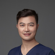 山東青島博士醫(yī)學(xué)美容醫(yī)院高鍔醫(yī)生照片