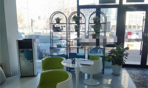 天津首愛眼科環(huán)境圖3