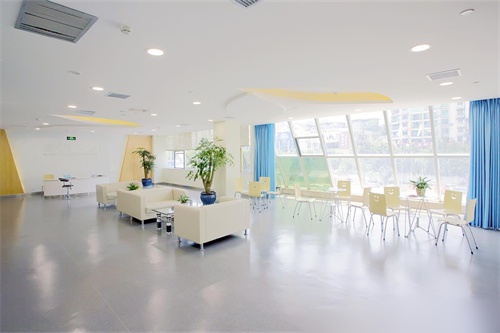 自貢愛爾眼科環(huán)境圖3