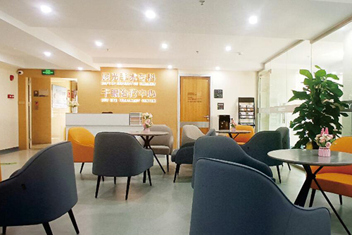 茂名電白愛(ài)爾眼科視光醫(yī)院環(huán)境圖3