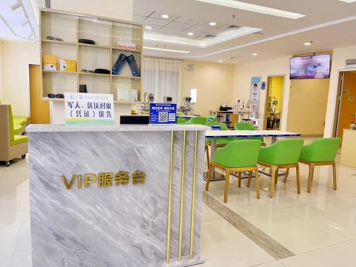 肇慶愛爾眼科環(huán)境圖2