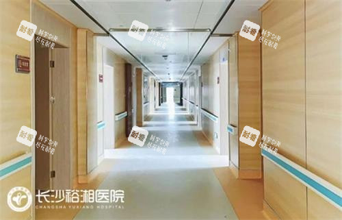 長沙裕湘眼科醫(yī)院走廊一角