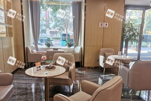 深圳九州植發(fā)醫(yī)院大廳環(huán)境示意圖