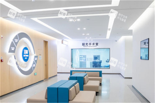 武漢普瑞眼科醫(yī)院手術(shù)室門口候診區(qū)