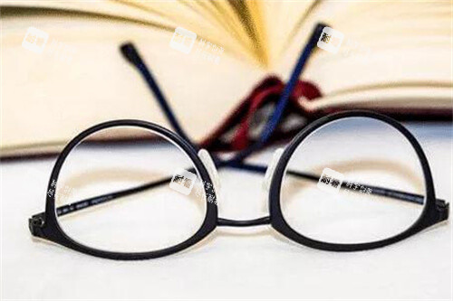 近視眼鏡實(shí)物示意圖