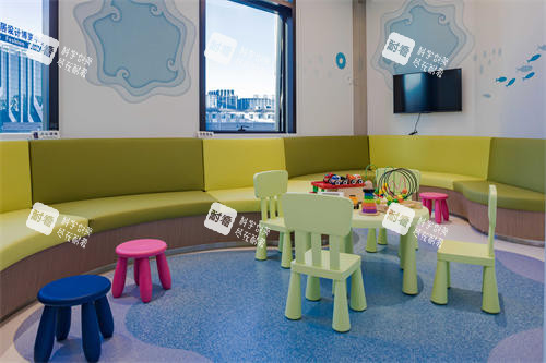 北京?，斄猪槼毖劭漆t(yī)院小兒門診兒童休息娛樂區(qū)