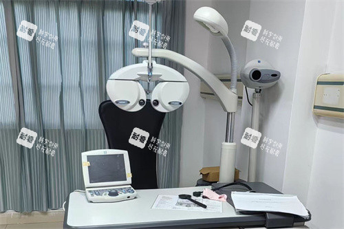 貴港華廈眼科醫(yī)院驗光儀