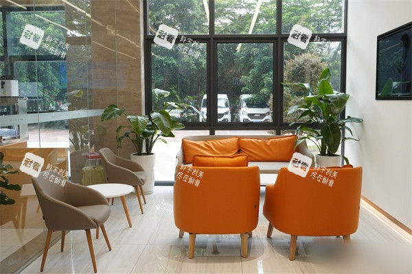 南寧普瑞眼科醫(yī)院休息沙發(fā)