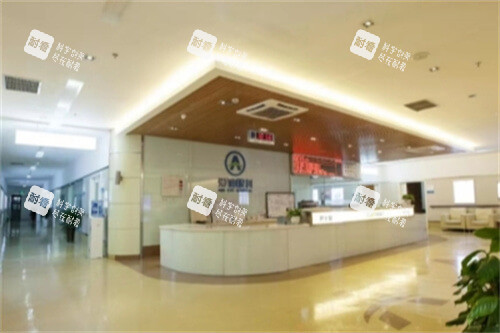 成都愛迪眼科醫(yī)院前臺