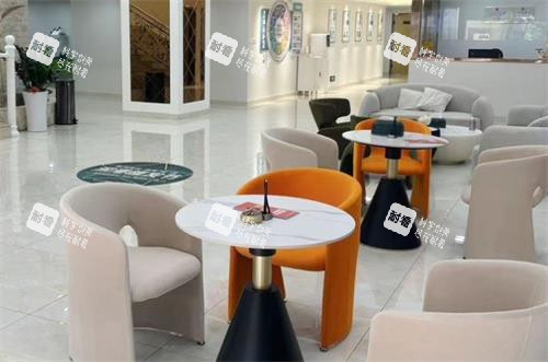 深圳悅爾整形大廳休息區(qū)