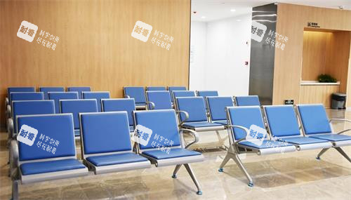 廣州愛爾眼科醫(yī)院休息區(qū)圖片