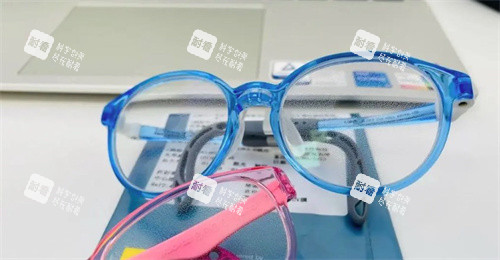 尼康控優(yōu)點的鏡片