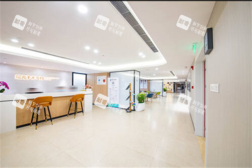 深圳深東愛(ài)爾眼科四樓屈光科專區(qū)環(huán)境