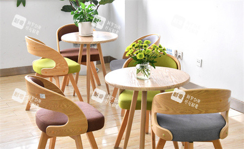 昆明愛(ài)爾眼科休息區(qū)