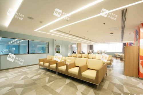 深圳博愛曙光眼科醫(yī)院候診區(qū)
