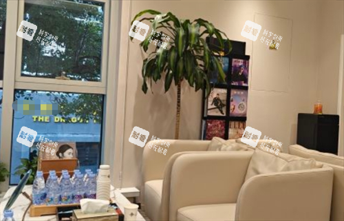 上海醫(yī)顏醫(yī)療美容窗邊休息區(qū)