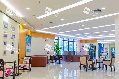 佛山華廈眼科醫(yī)院等候區(qū)