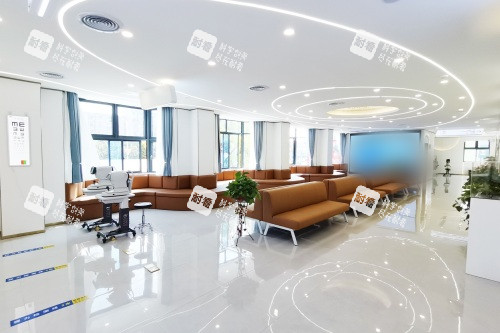 南昌華廈眼科醫(yī)院候診區(qū)2