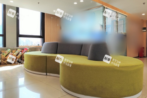 北京愛爾?？笛劭漆t(yī)院休息區(qū)