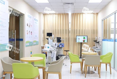 東莞愛(ài)爾眼科醫(yī)院檢查室
