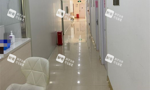 鄭州鄭東美遇醫(yī)療美容走廊圖