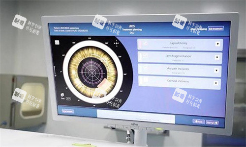 飛秒激光白內(nèi)障