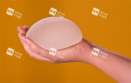 隆胸假體展示圖示意