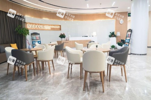 杭州愛(ài)爾眼科醫(yī)院屈光手術(shù)?？菩菹^(qū)