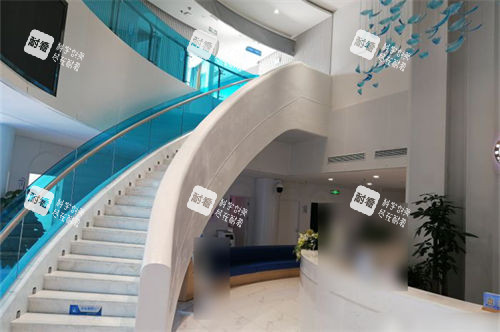 西安醫(yī)大眼科醫(yī)院樓梯口