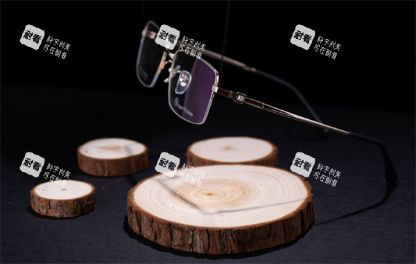 超視立遠(yuǎn)近兩用眼鏡圖片展示