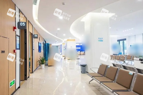 深圳愛爾眼科醫(yī)院候診區(qū)