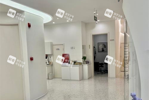 北京黃寺醫(yī)院內(nèi)部大廳環(huán)境