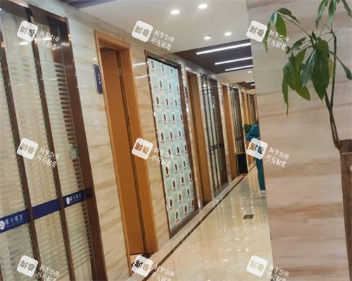 合肥曙光植發(fā)醫(yī)院價(jià)格表2026，發(fā)際線種植1萬元起、頭頂加密11000元起、眉毛種植8800元起