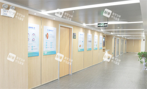 昆明愛爾眼科走廊