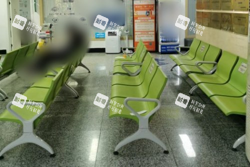 南京東南眼科醫(yī)院候診區(qū)