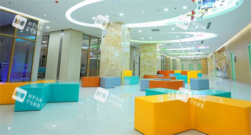 濟南明水眼科等候區(qū)環(huán)境圖