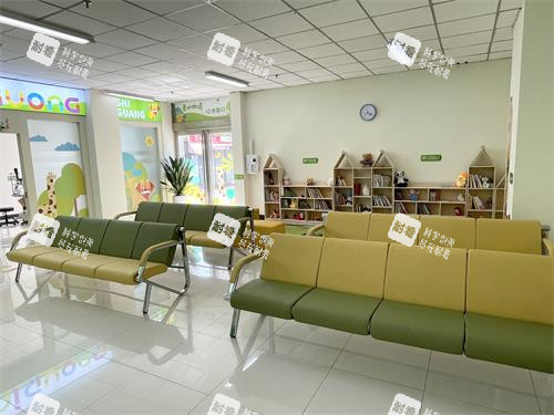 鄭州視光眼科休息區(qū)環(huán)境