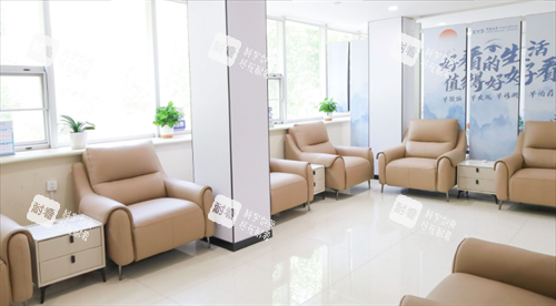 鄭州愛爾眼科醫(yī)院等待區(qū)