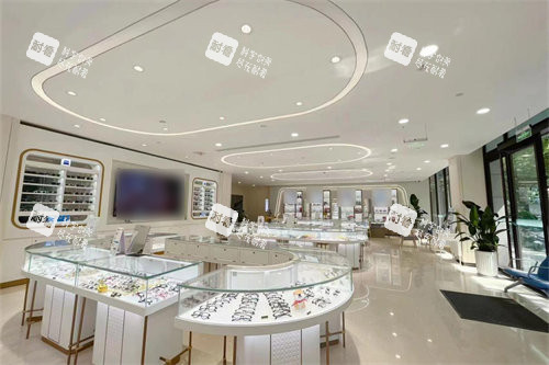 鄭州普瑞眼科醫(yī)院配鏡區(qū)環(huán)境