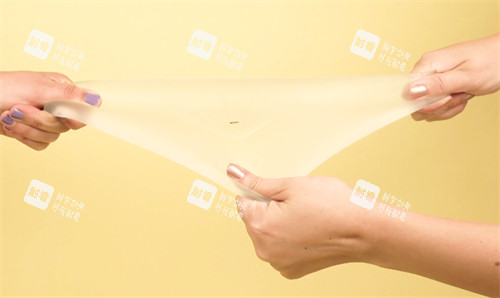 隆胸假體的延展性