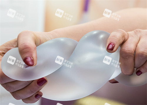 隆胸假體的材質(zhì) 隆胸假體的材質(zhì)