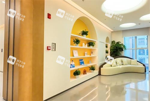 北京維視眼科醫(yī)院等候區(qū) 北京維視眼科醫(yī)院等候區(qū)